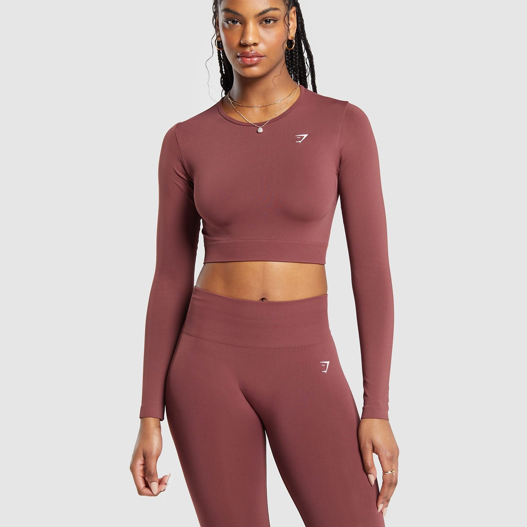 	
long sleeve athletic shir