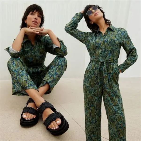 shoes to wear with a jumpsuit